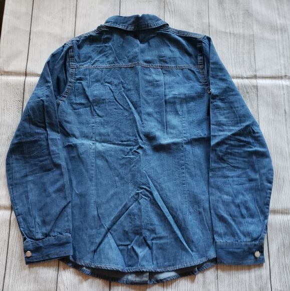 Brand new jean button down sze Medium - Picture 3 of 7